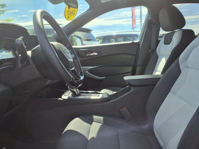 Photo of 2024 Summit White Chevrolet Trax