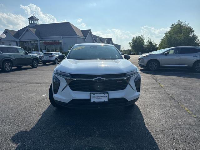 Photo of 2024 Summit White Chevrolet Trax