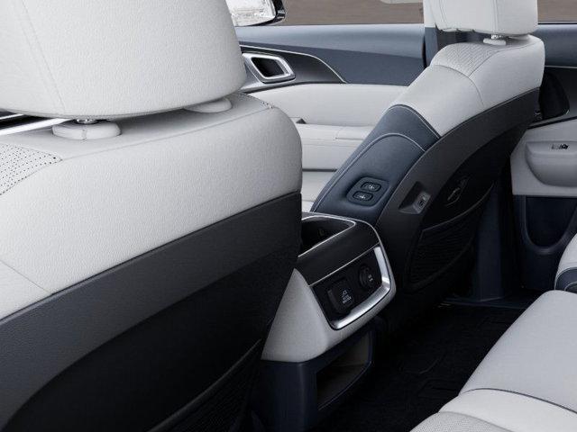 Photo of 2025 White Kia Carnival Hybrid