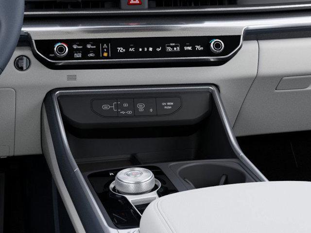 Photo of 2025 White Kia Carnival Hybrid