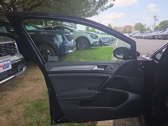 Photo of 2019 Night Blue Metallic Volkswagen Golf GTI