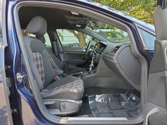 Photo of 2019 Night Blue Metallic Volkswagen Golf GTI