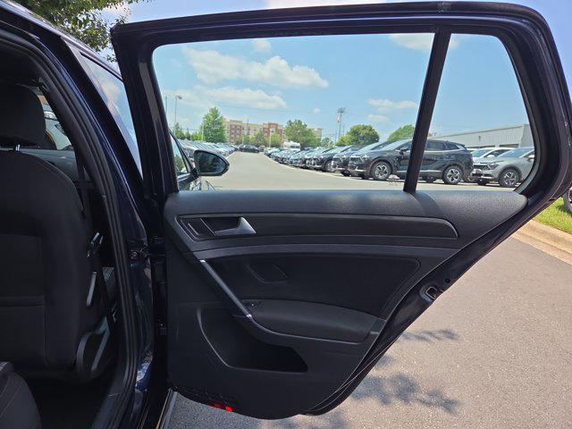 Photo of 2019 Night Blue Metallic Volkswagen Golf GTI