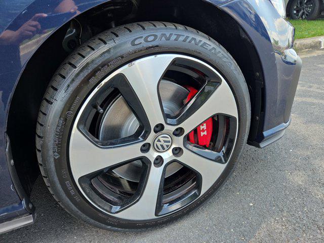 Photo of 2019 Night Blue Metallic Volkswagen Golf GTI