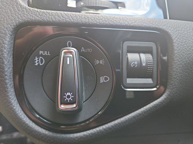 Photo of 2019 Night Blue Metallic Volkswagen Golf GTI