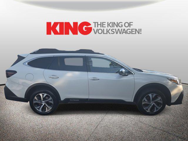 Photo of 2022 Crystal White Pearl Subaru Outback