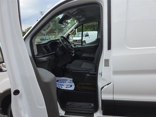 Photo of 2024 Oxford White Ford Transit-250