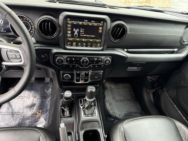 Photo of 2023 Black Clearcoat Jeep Gladiator