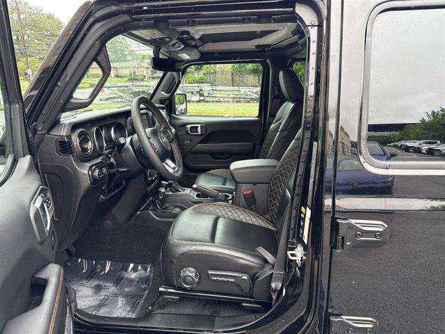 Photo of 2023 Black Clearcoat Jeep Gladiator