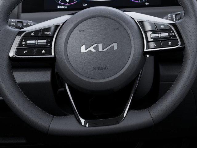Photo of 2025 White Kia Seltos