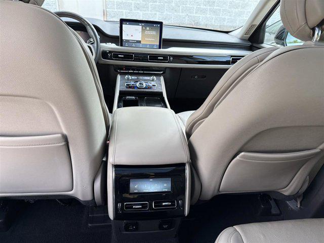 Photo of 2020 Iced Mocha Metallic Premium Colorant Lincoln Aviator