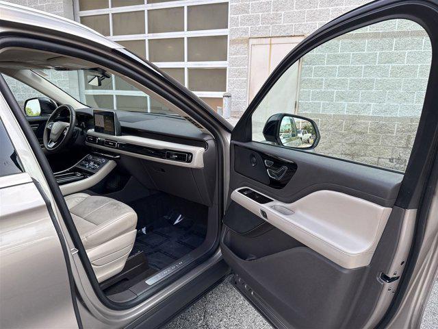 Photo of 2020 Iced Mocha Metallic Premium Colorant Lincoln Aviator