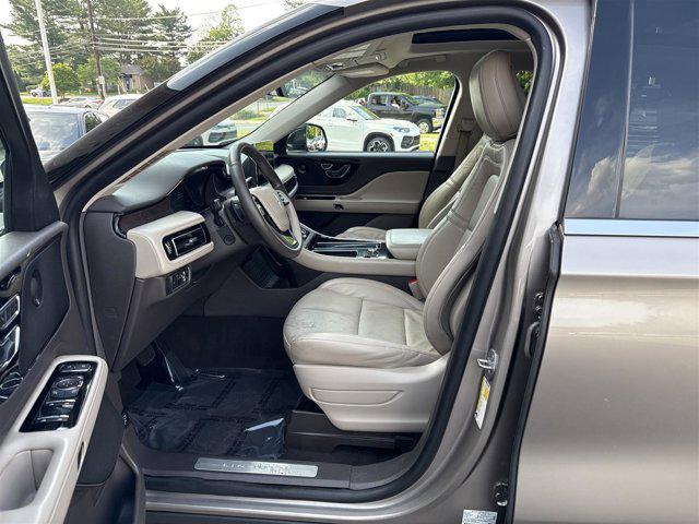 Photo of 2020 Iced Mocha Metallic Premium Colorant Lincoln Aviator