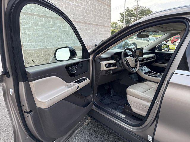 Photo of 2020 Iced Mocha Metallic Premium Colorant Lincoln Aviator