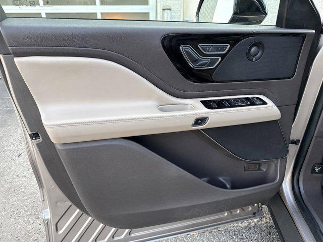 Photo of 2020 Iced Mocha Metallic Premium Colorant Lincoln Aviator