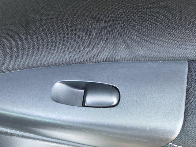 Photo of 2015 Brilliant Silver Nissan Sentra