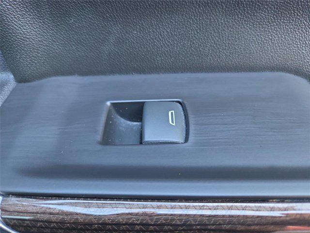 Photo of 2021 Black Chevrolet Silverado 1500