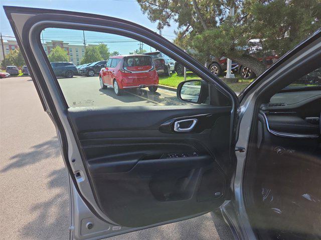 Photo of 2022 Billet Silver Metallic Clearcoat Jeep Compass