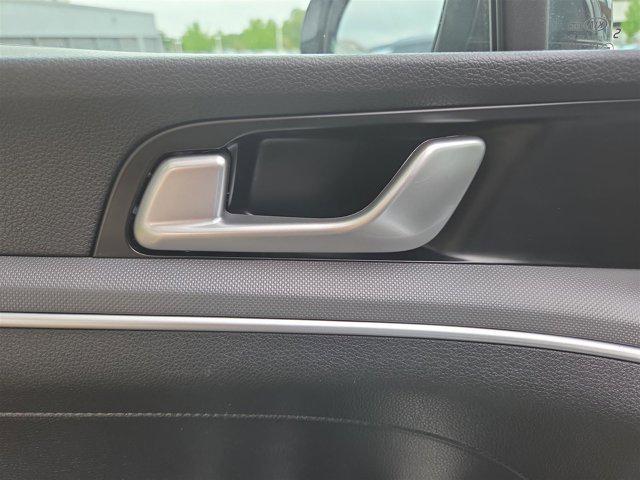 Photo of 2021 Glacial White Pearl Kia K5