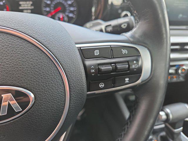 Photo of 2021 Glacial White Pearl Kia K5
