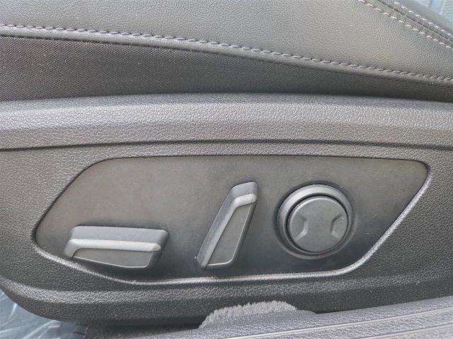 Photo of 2021 Glacial White Pearl Kia K5