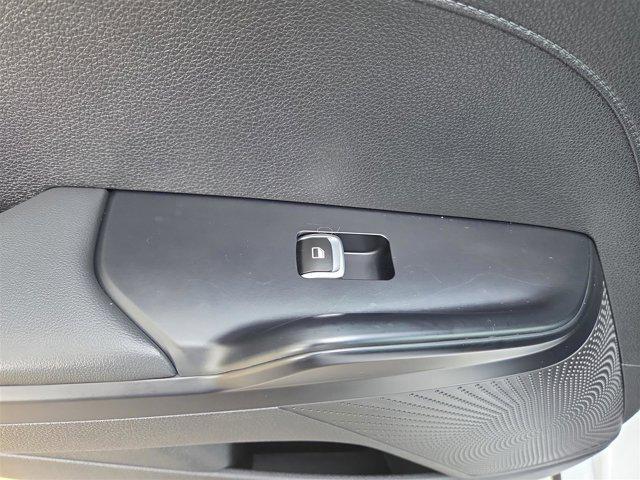 Photo of 2021 Glacial White Pearl Kia K5