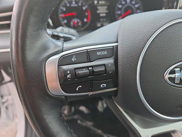 Photo of 2021 Glacial White Pearl Kia K5