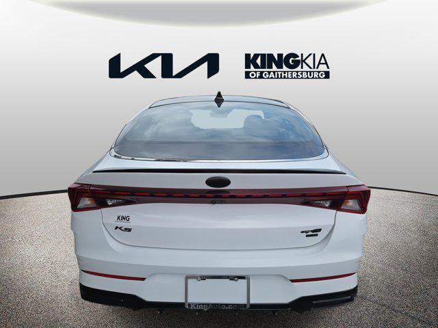 Photo of 2021 Glacial White Pearl Kia K5