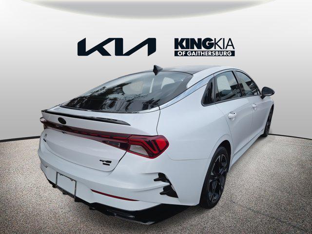 Photo of 2021 Glacial White Pearl Kia K5