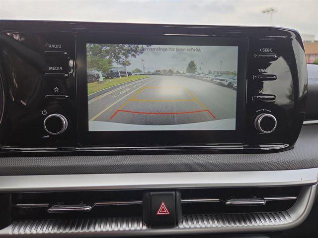 Photo of 2021 Glacial White Pearl Kia K5