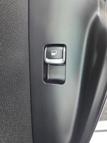 Photo of 2021 Glacial White Pearl Kia K5