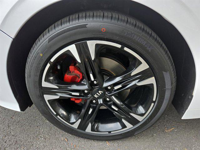 Photo of 2021 Glacial White Pearl Kia K5
