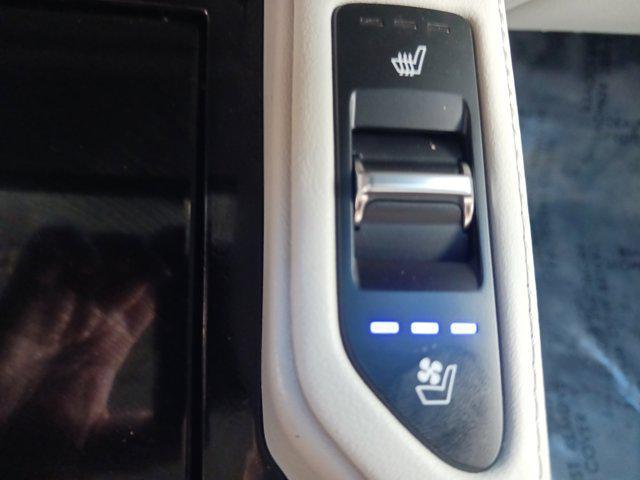 Photo of 2022 Gravity Grey Kia Telluride