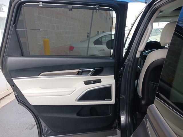 Photo of 2022 Gravity Grey Kia Telluride