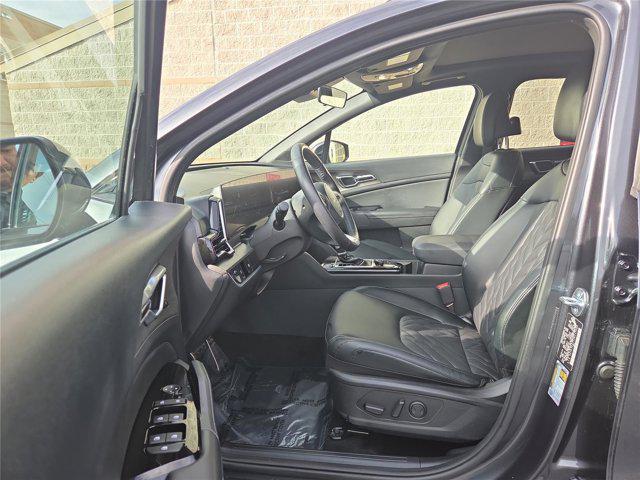 Photo of 2023 Gravity Gray Kia Sportage