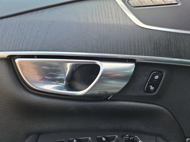 Photo of 2020 Osmium Gray Metallic Volvo XC90