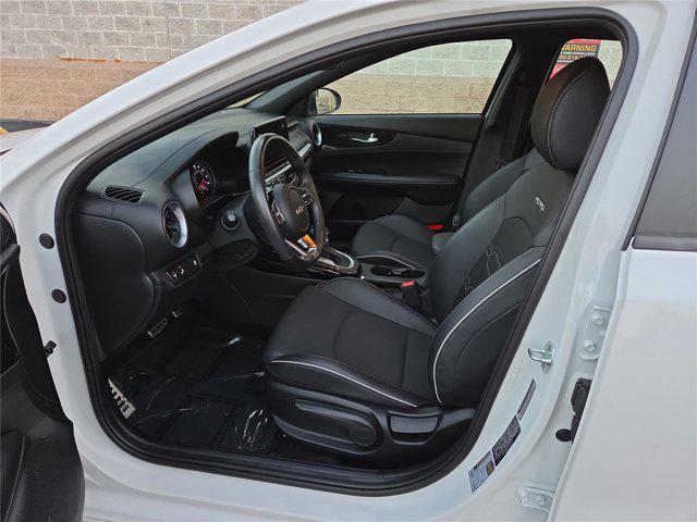 Photo of 2022 Snow White Pearl Kia Forte