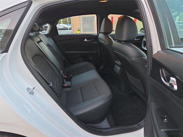 Photo of 2022 Snow White Pearl Kia Forte
