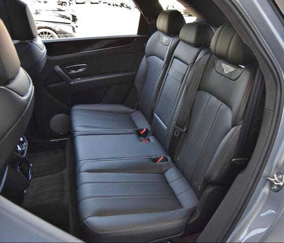 Photo of 2019 Hallmark Metallic Bentley Bentayga
