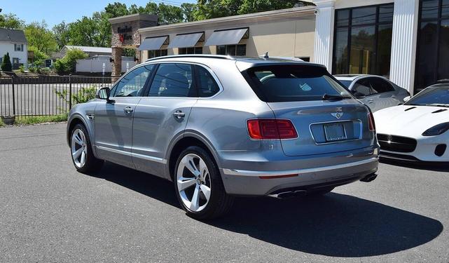 Photo of 2019 Hallmark Metallic Bentley Bentayga