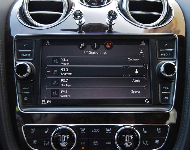 Photo of 2019 Hallmark Metallic Bentley Bentayga