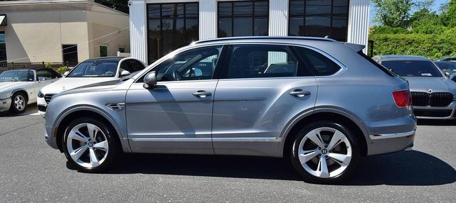 Photo of 2019 Hallmark Metallic Bentley Bentayga