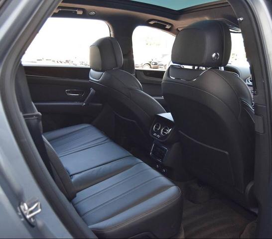 Photo of 2019 Hallmark Metallic Bentley Bentayga