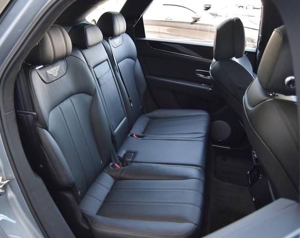 Photo of 2019 Hallmark Metallic Bentley Bentayga