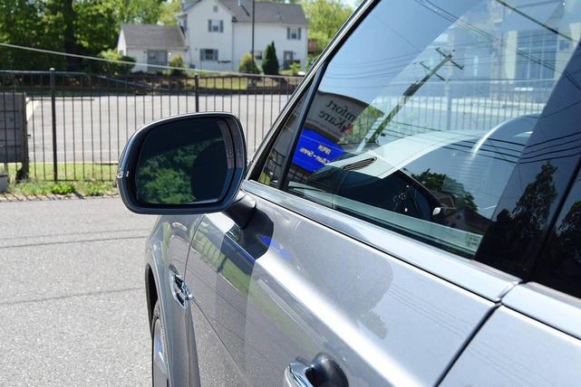 Photo of 2019 Hallmark Metallic Bentley Bentayga