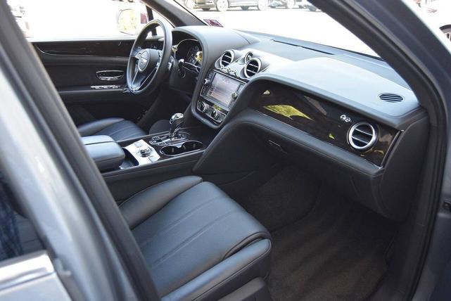 Photo of 2019 Hallmark Metallic Bentley Bentayga