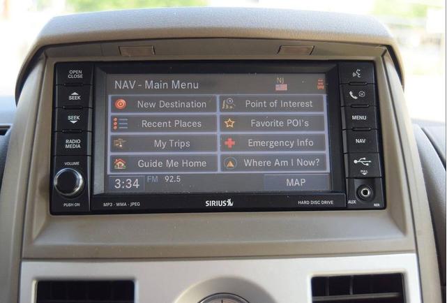 Photo of 2008 Brilliant Black Crystal Pearlcoat Chrysler Town & Country
