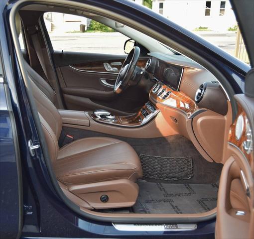 Photo of 2020 Lunar Blue Metallic Mercedes-Benz E-Class