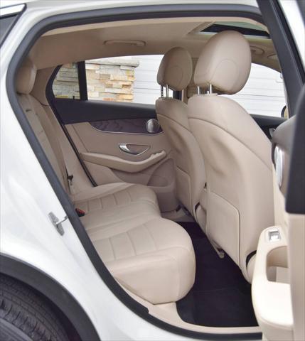 Photo of 2020 White Mercedes-Benz GLC 300