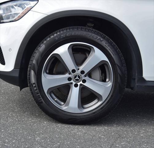 Photo of 2020 White Mercedes-Benz GLC 300
